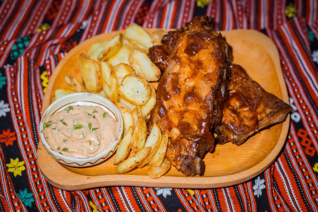 Cele mai bune coaste de porc pe care le găsești în Iași