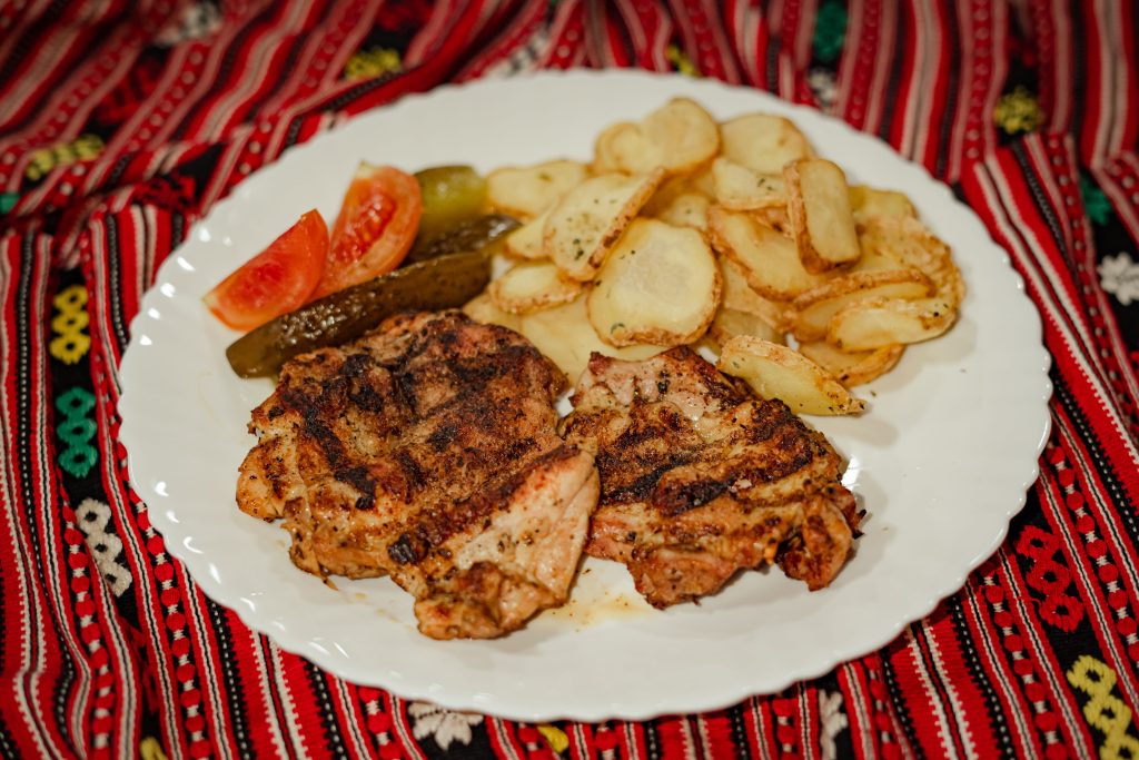 Pulpă de pui dezosată gătită ca acasă la Hanul Grișa